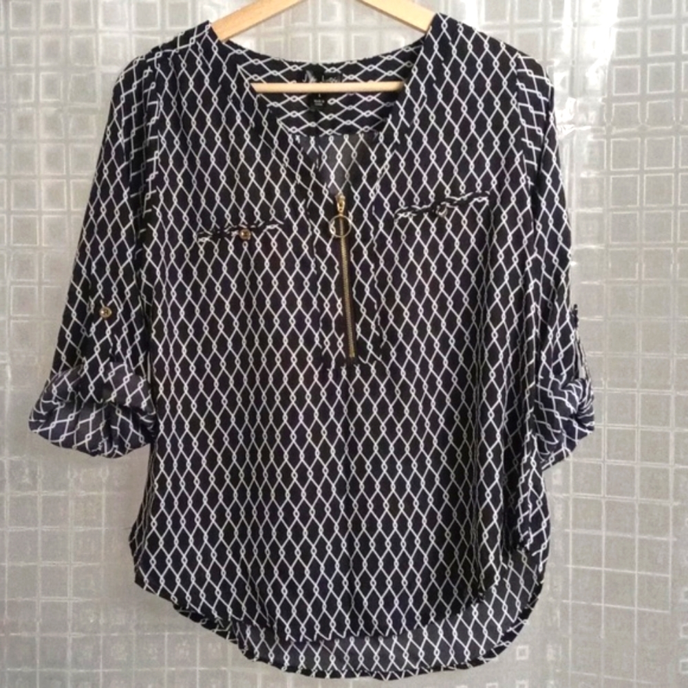 Women's Black & White V-Neck Blouse